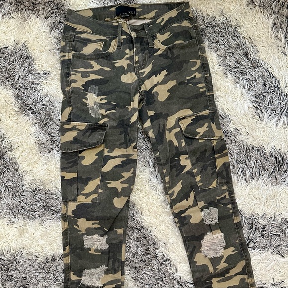 Forever21 Army Style Pants with Side Pockets - Size: XS - Picture 2 of 4